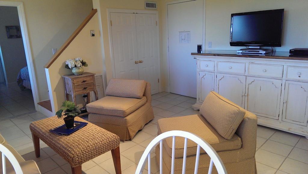 Two-Bedroom Loft,246441933:JPEG