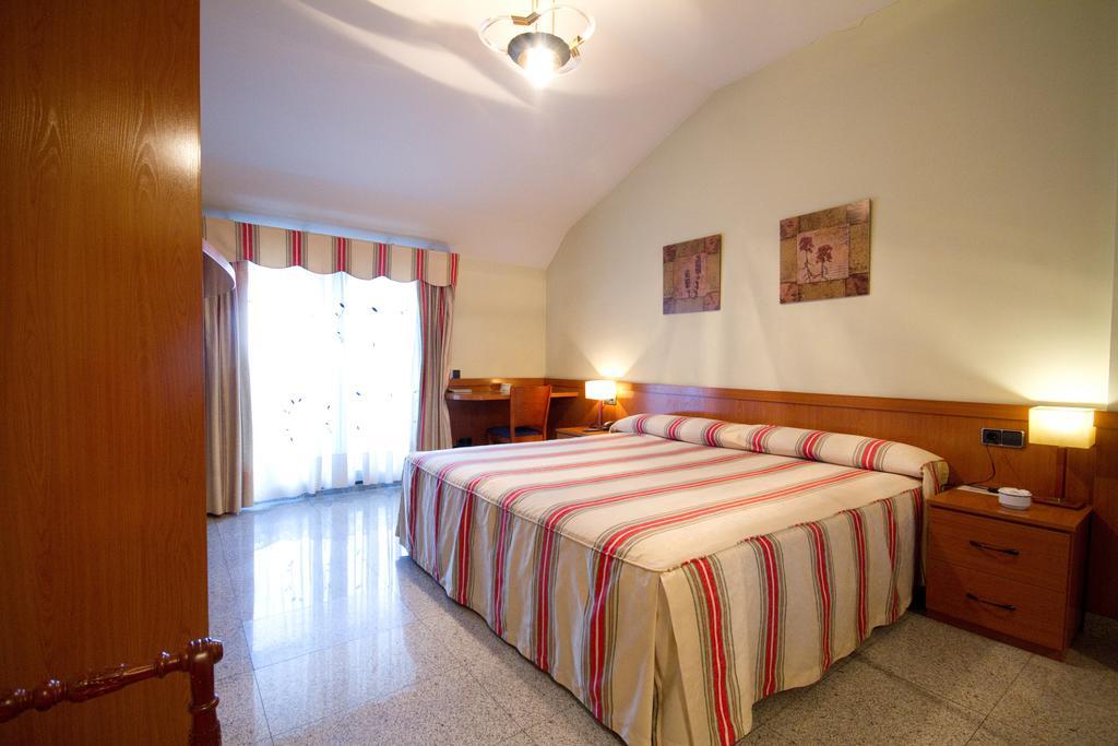 Deluxe King Room,799976754:JPEG