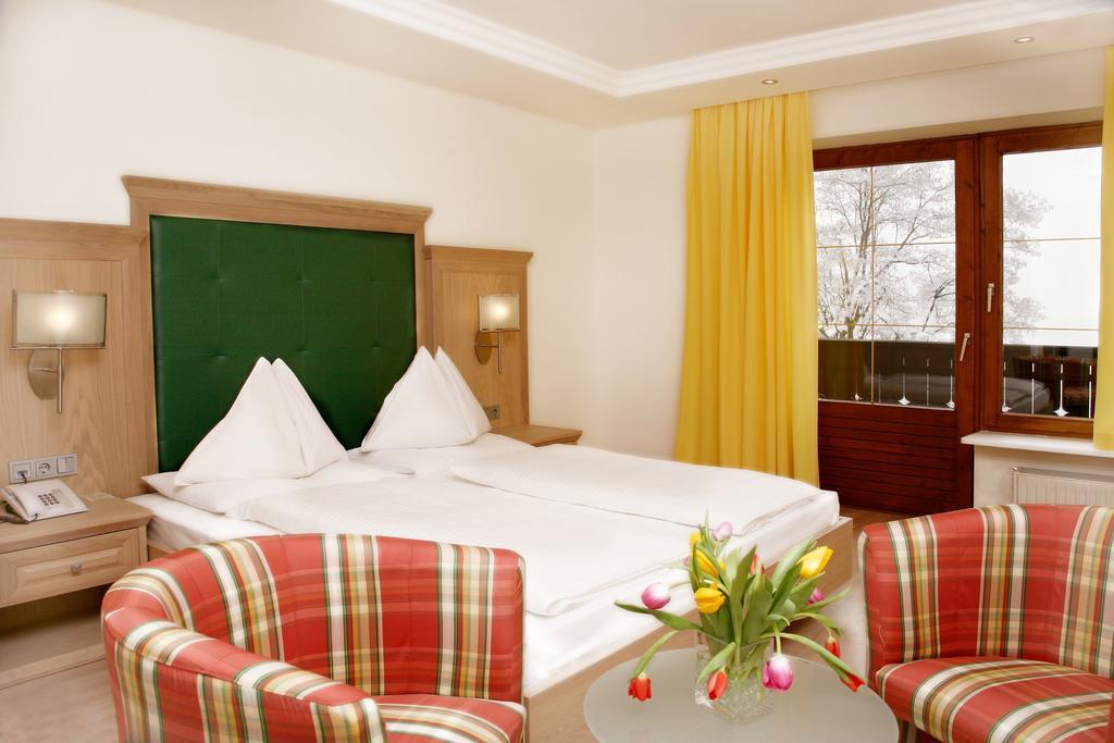 Comfort Doppelzimmer mit Balkon und Seeblick
