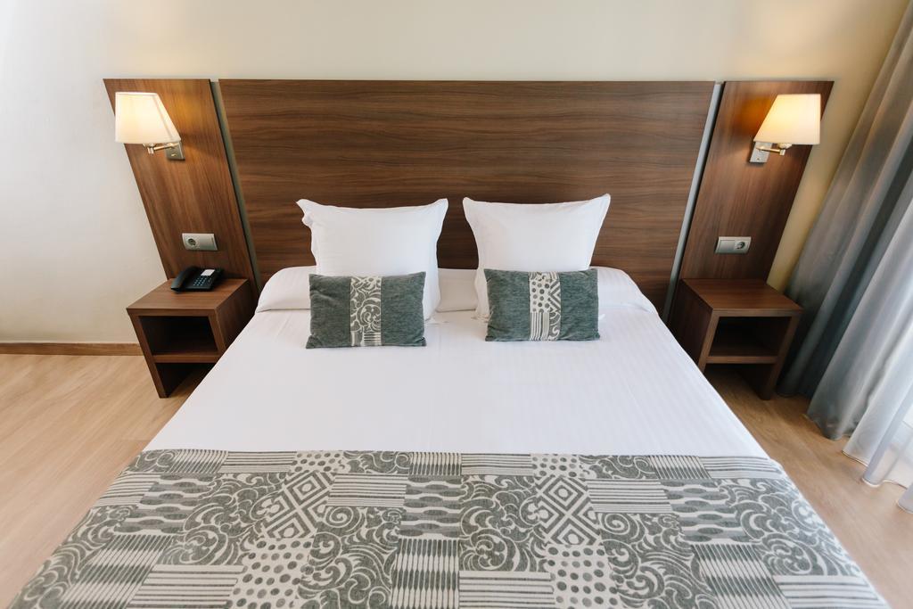 Standard Double or Twin Room (2 Adults)