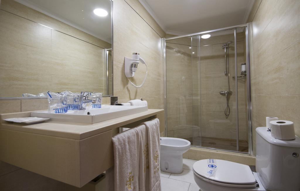 Triple Room (2 Adults + 1 Child)