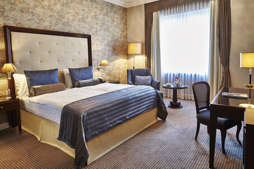 Quarto Superior com Cama King-size