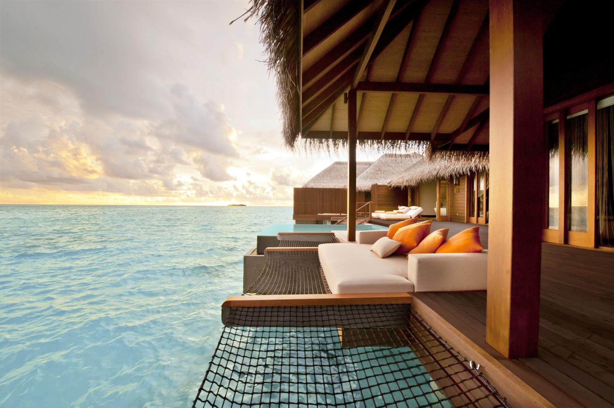 Sunset Ocean Suite Private Pool & Personalized Butler Service Up to under 15 receive the same meal plan as paying adults Subject to villa occupancy Christmas ’s supplements apply