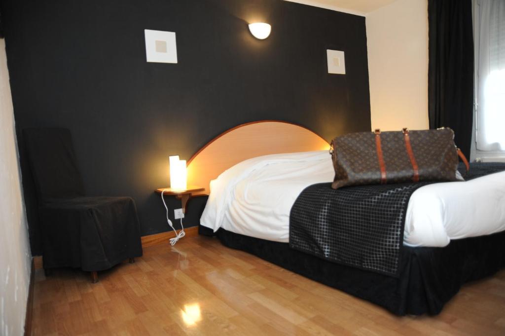 Chambre Familiale avec Lit Double et Simple