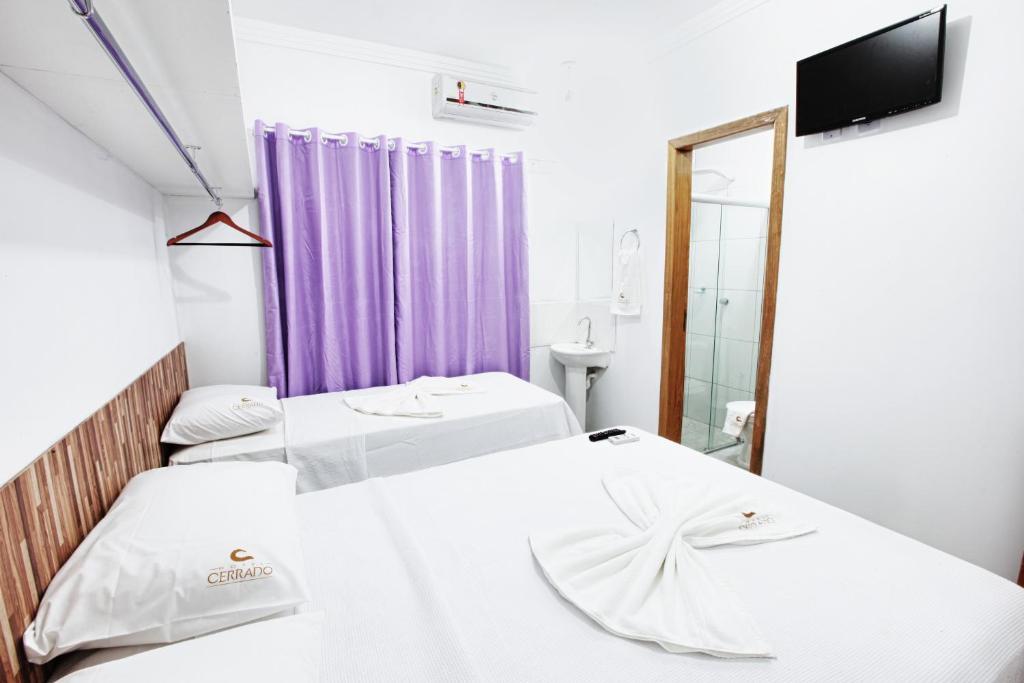 Quarto com 2 Camas de Solteiro