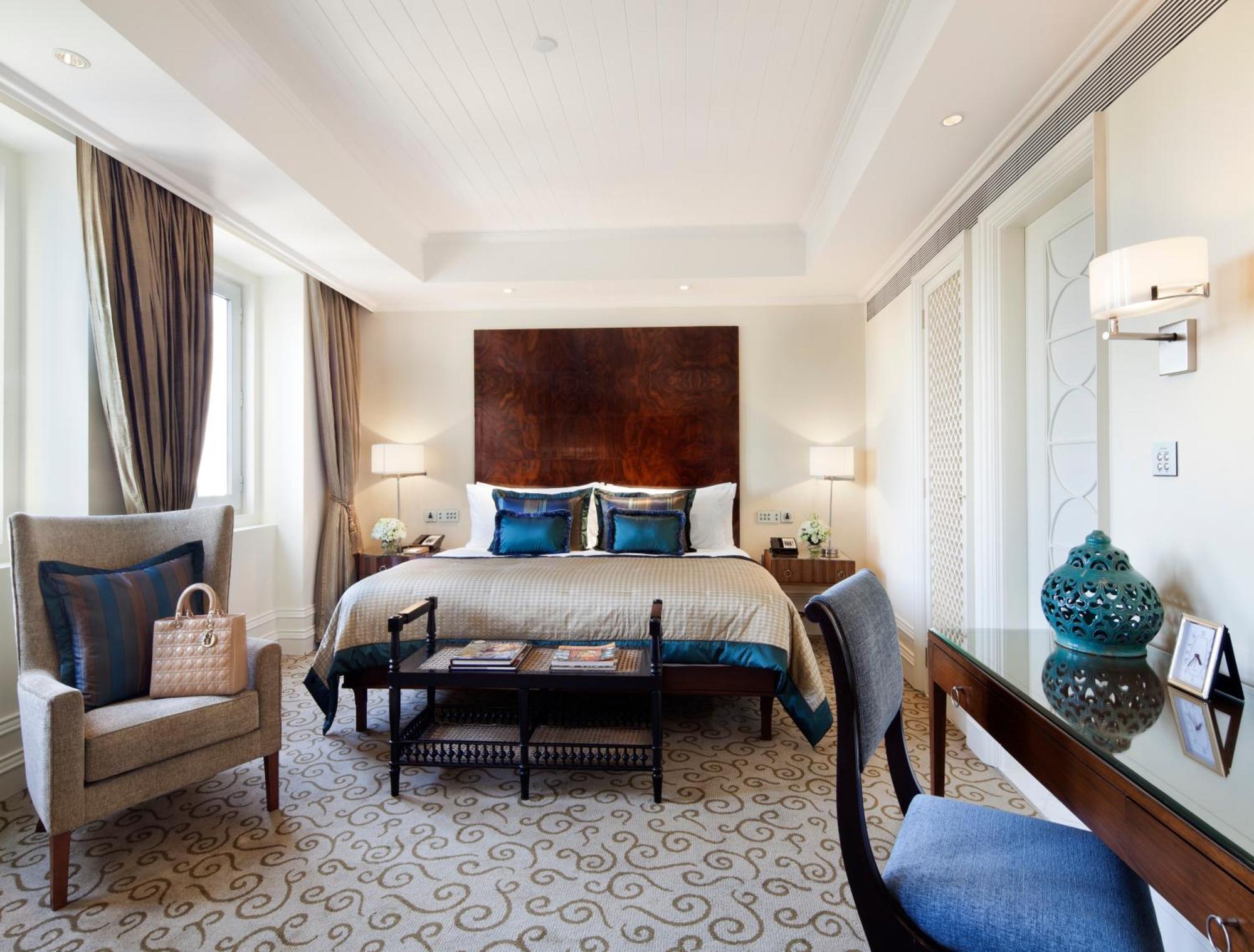 Luxury Suite 1 Bedroom City View - 2 Way Airport Transfer