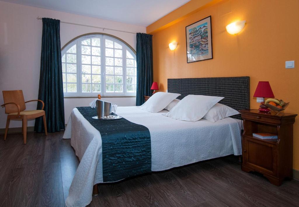 Chambre Double - Accessible aux Personnes à Mobilité Réduite