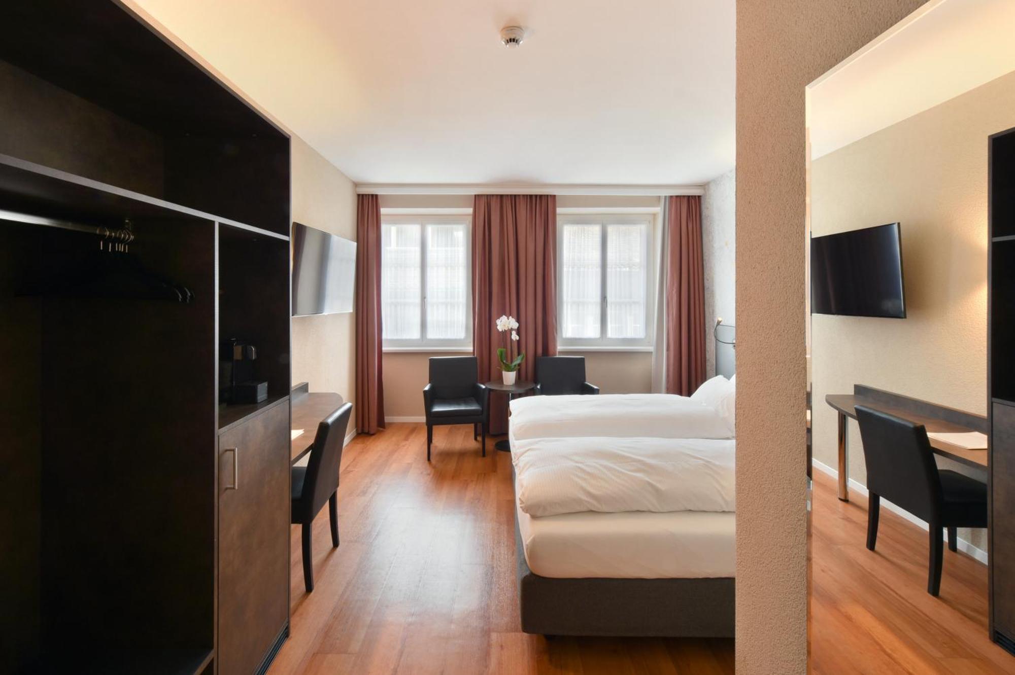 Double or Twin Room,1434282655:JPEG