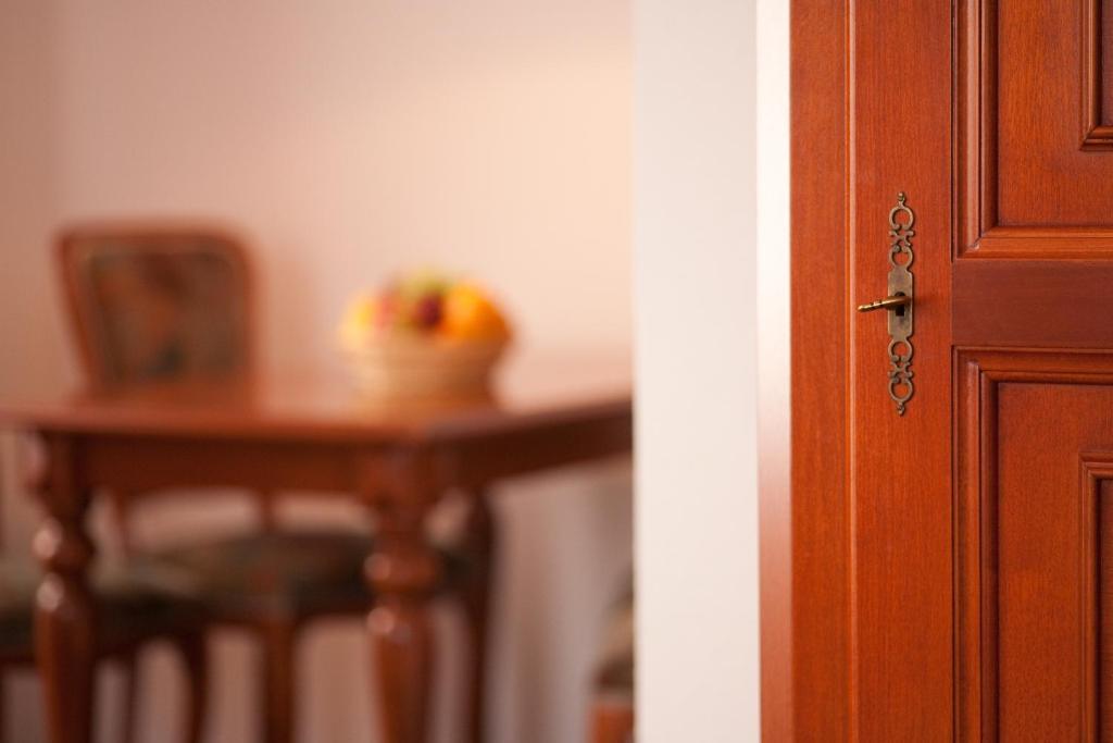 Einzelzimmer mit Balkon