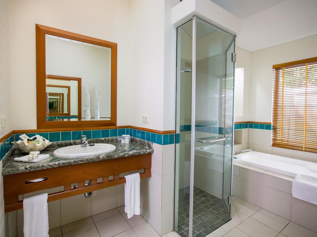 Deluxe King Suite