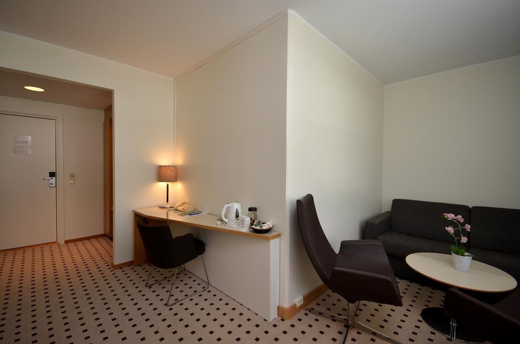 Junior Suite with Lake View