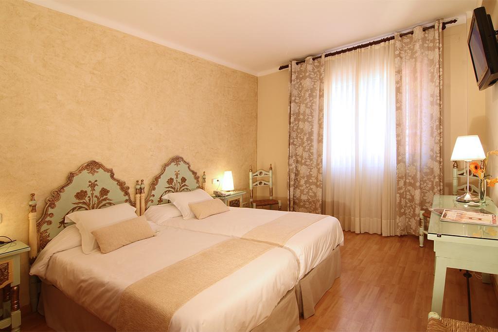 Double or Twin Room,781167441:JPEG