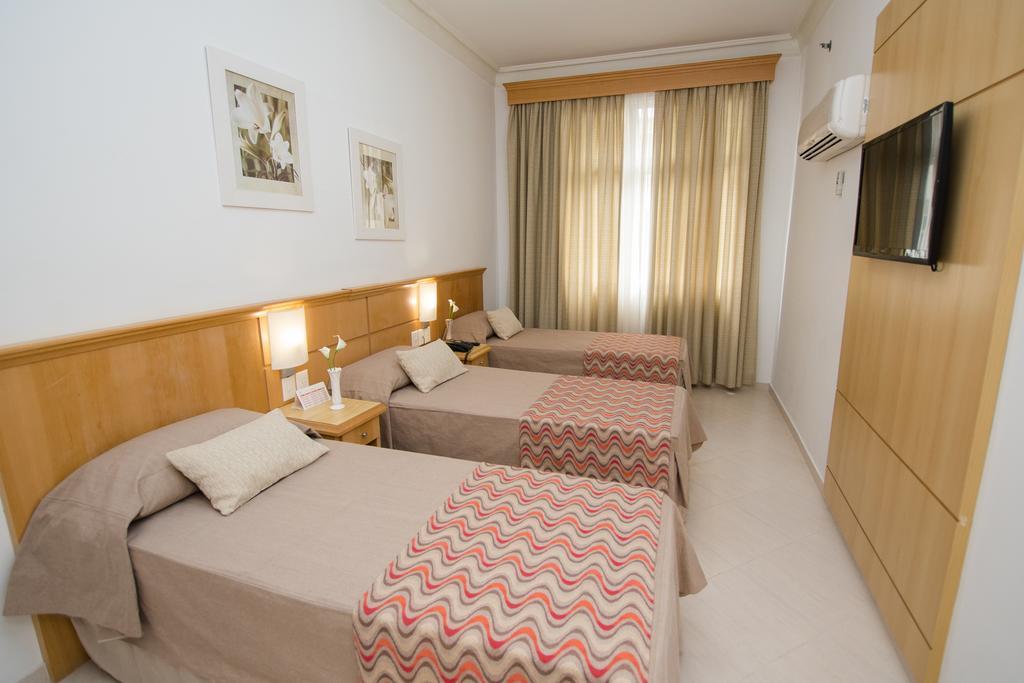 Standard Triple Room with Single Beds