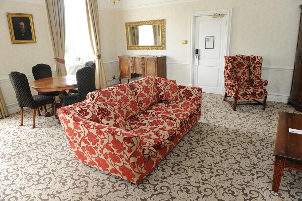 King Suite with Lounge