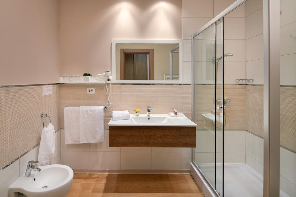 Double or Twin Room (1 Adult)