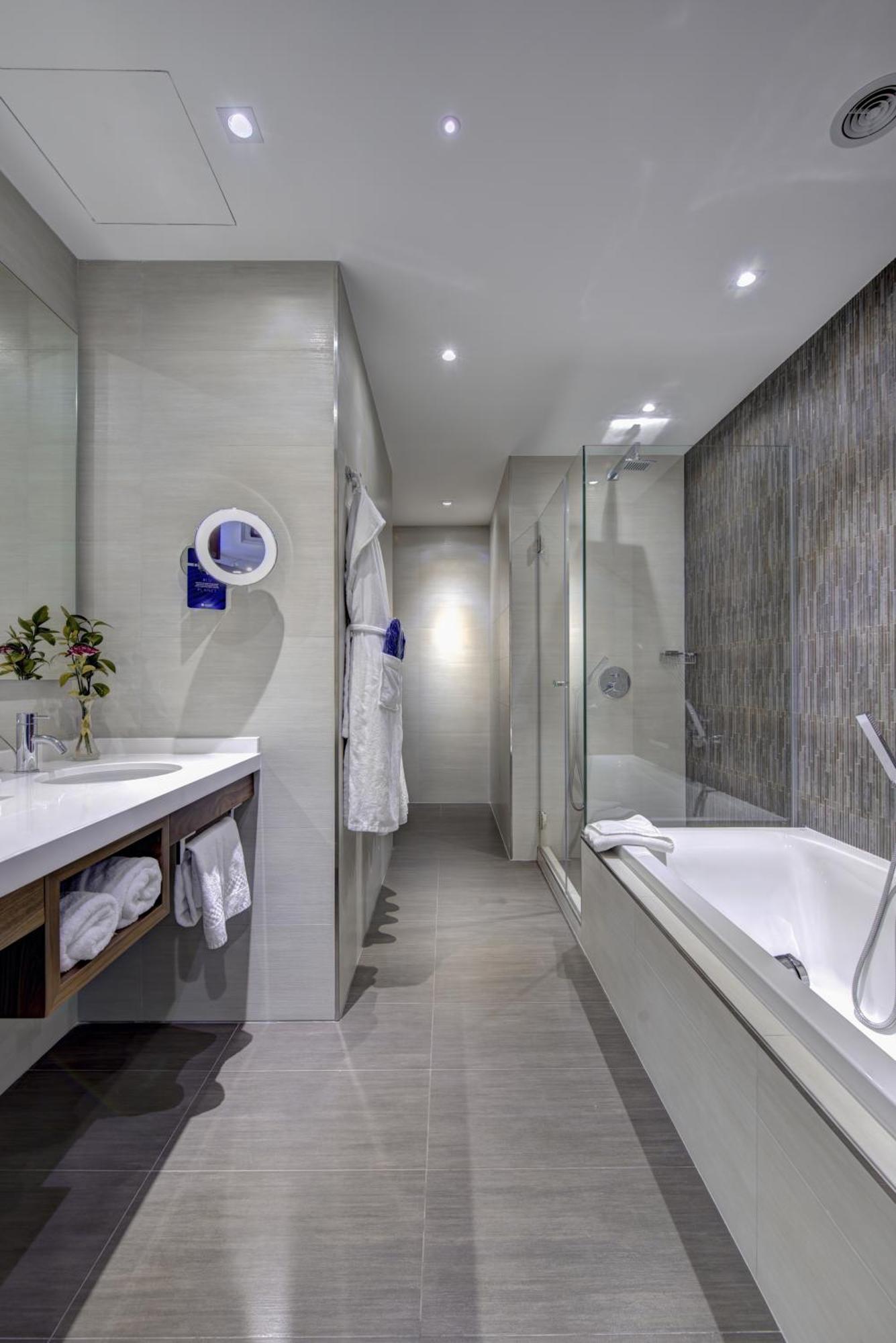 Suite Premium con bañera de hidromasaje al aire libre y vistas al mar