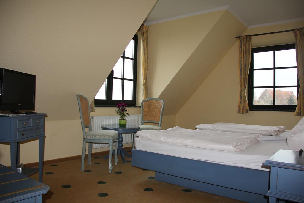 Kleines Zweibettzimmer