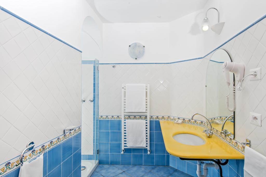 Classic Triple Room with Partial Sea View