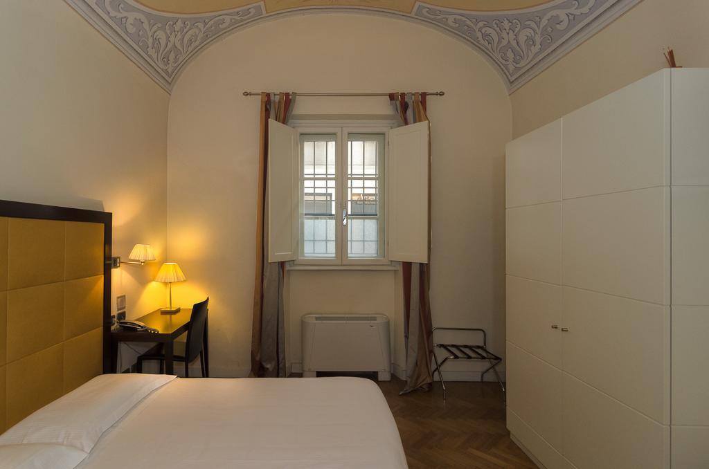 Double Room,395168862:JPEG