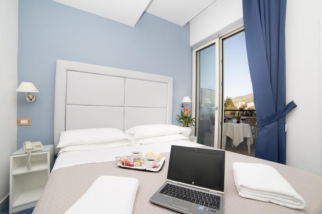 Classic Double Room Terrace,1274661898:JPEG