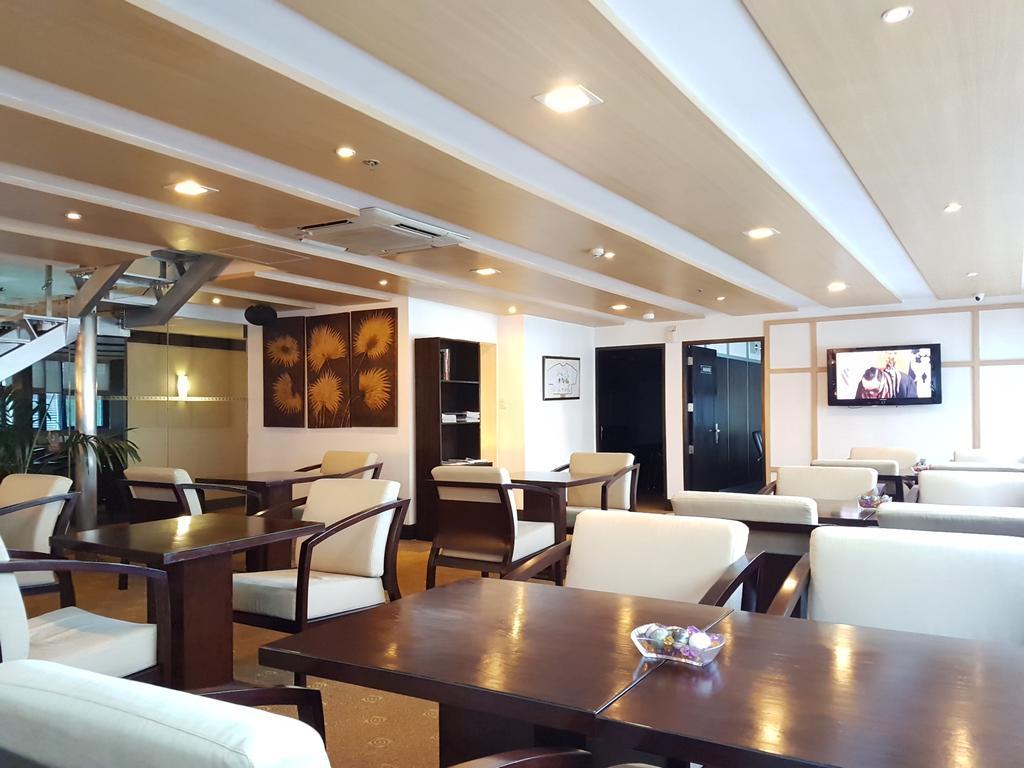 Parklane Twin or Double Plus Room