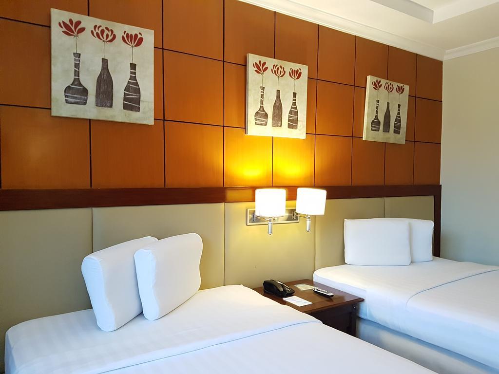 Parklane Twin or Double Plus Room