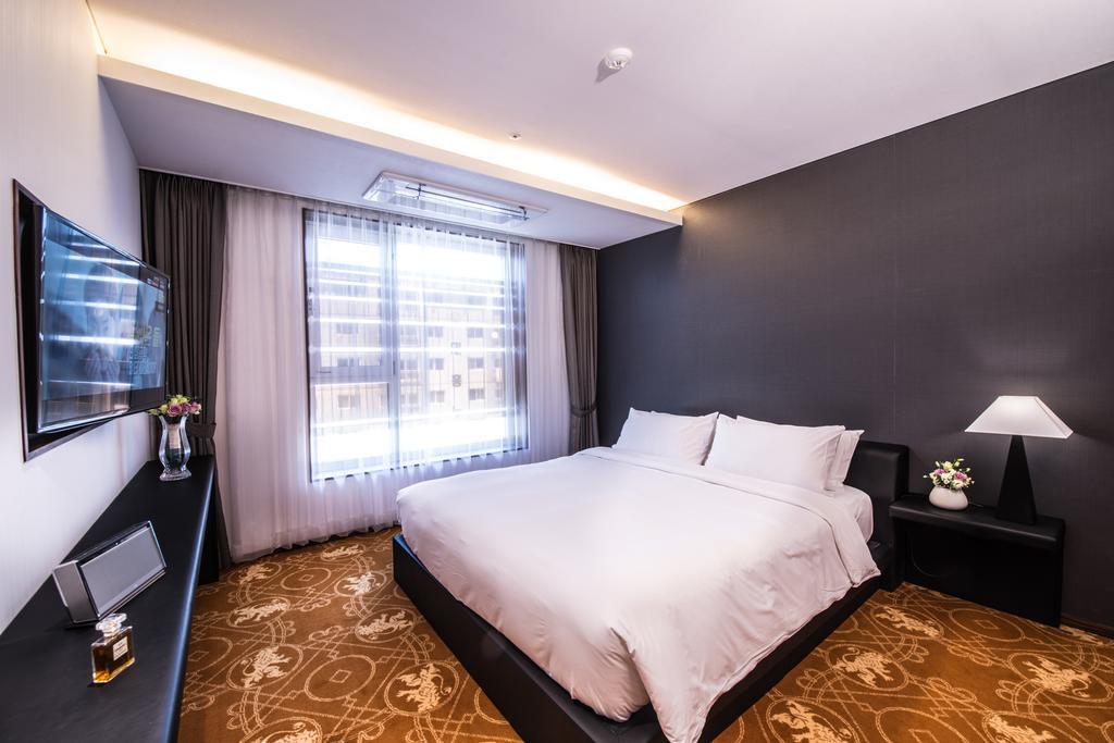 Suite with Double Bed