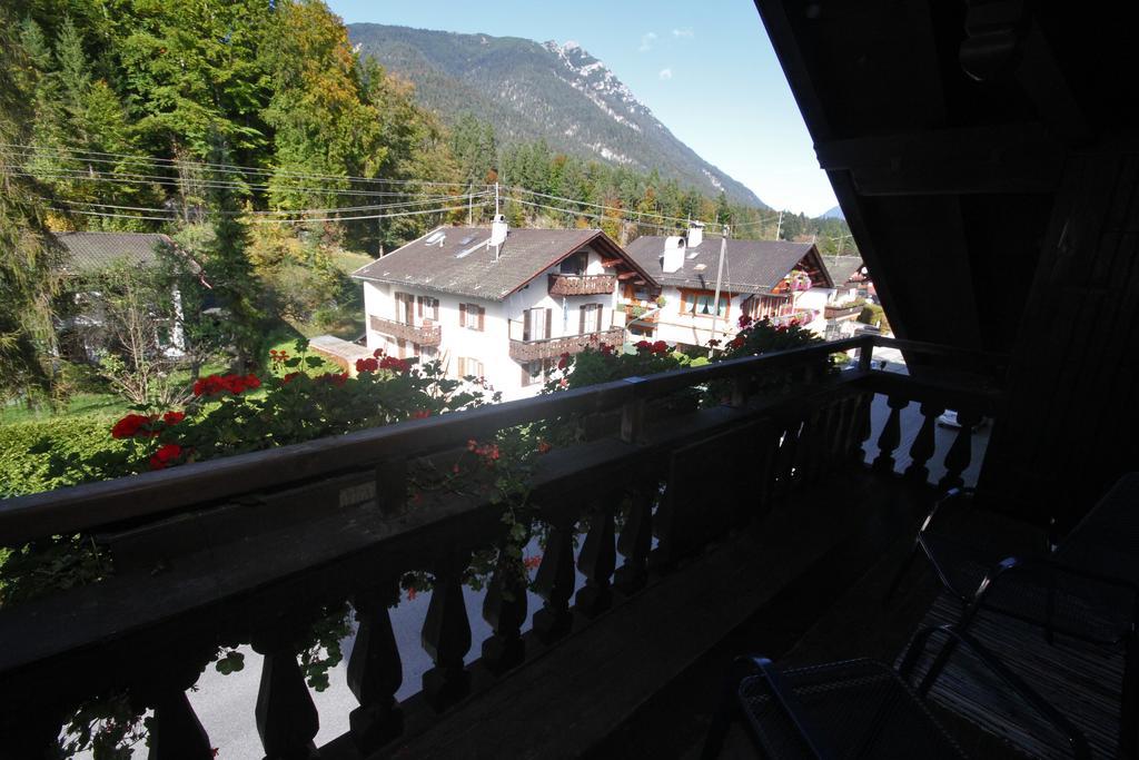 Doppel- oder Zweibettzimmer