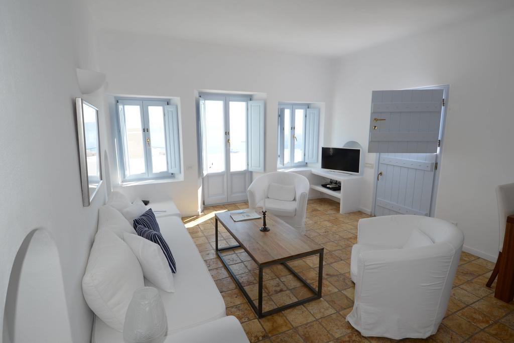 Rigoletto Suite with Caldera View