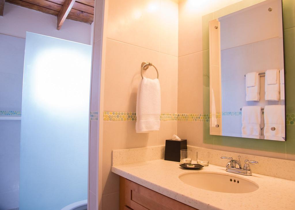 Mountain View Room with Queen Bed