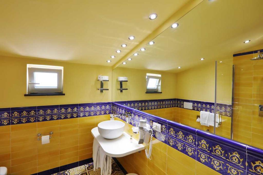 Deluxe Double Room with Terrace and Sea View
