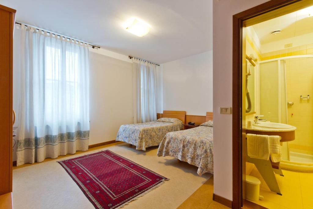 Double or Twin Room,42213958:JPEG