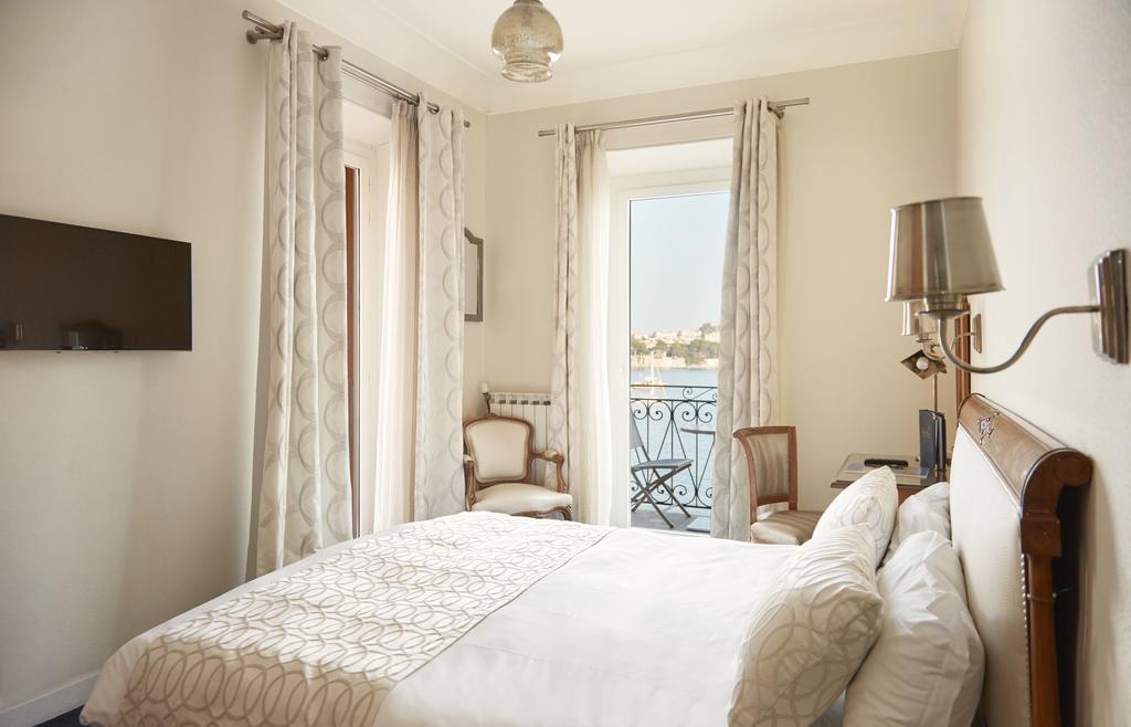 Chambre Double Supérieure avec Balcon - Vue sur Mer