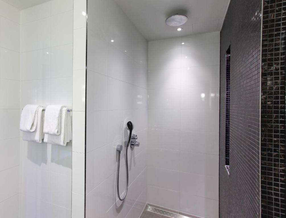 Deluxe Double Room Spa Access,42429382:JPEG