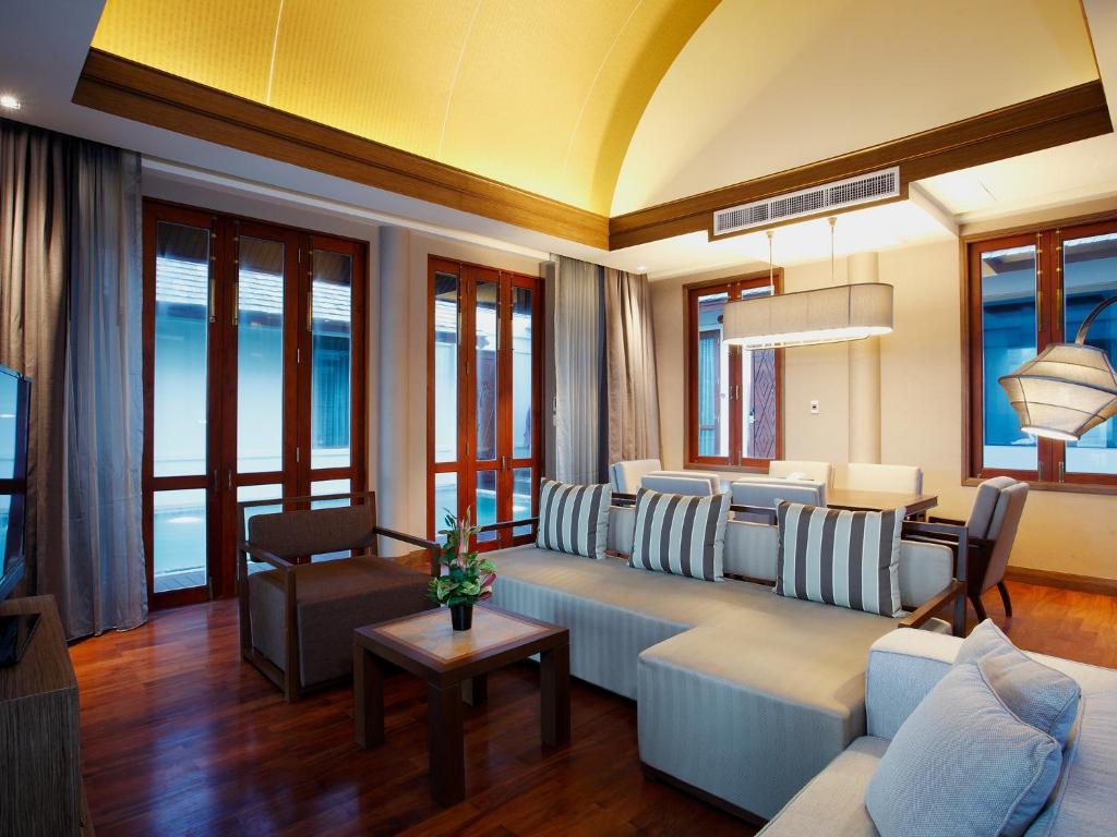 Two Bedroom Villa with Private Pool - Beachfront