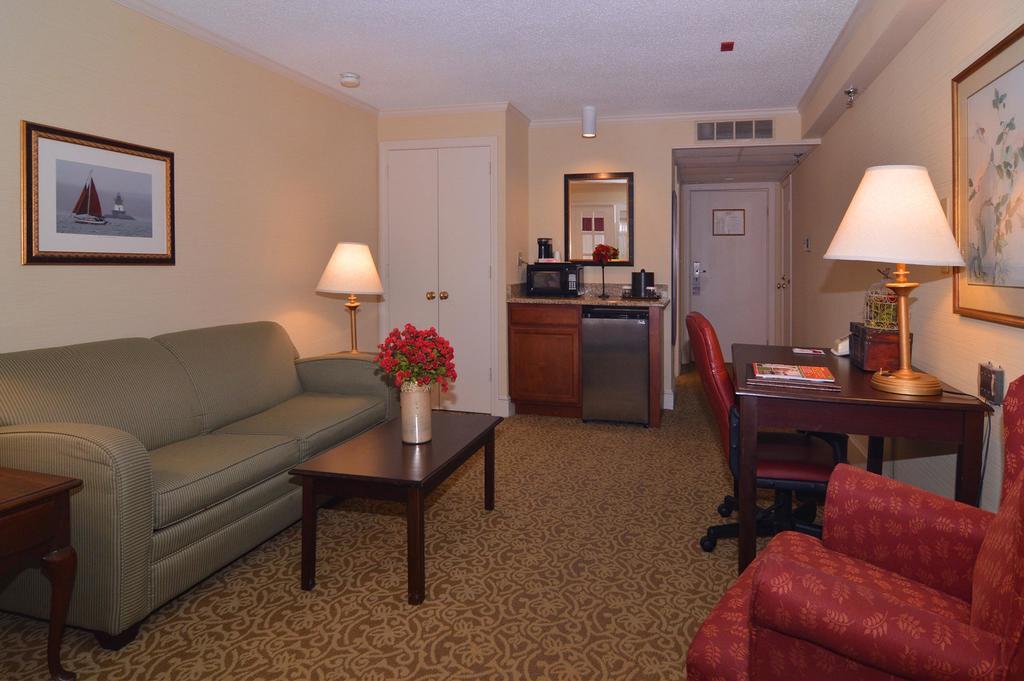 One Bedroom Suite with Two Double Beds - Non-Smoking