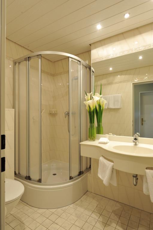 Doppelzimmer mit Seeblick