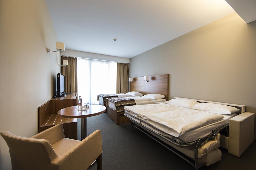 Special Offer - Family Room with Ski & Spa Package