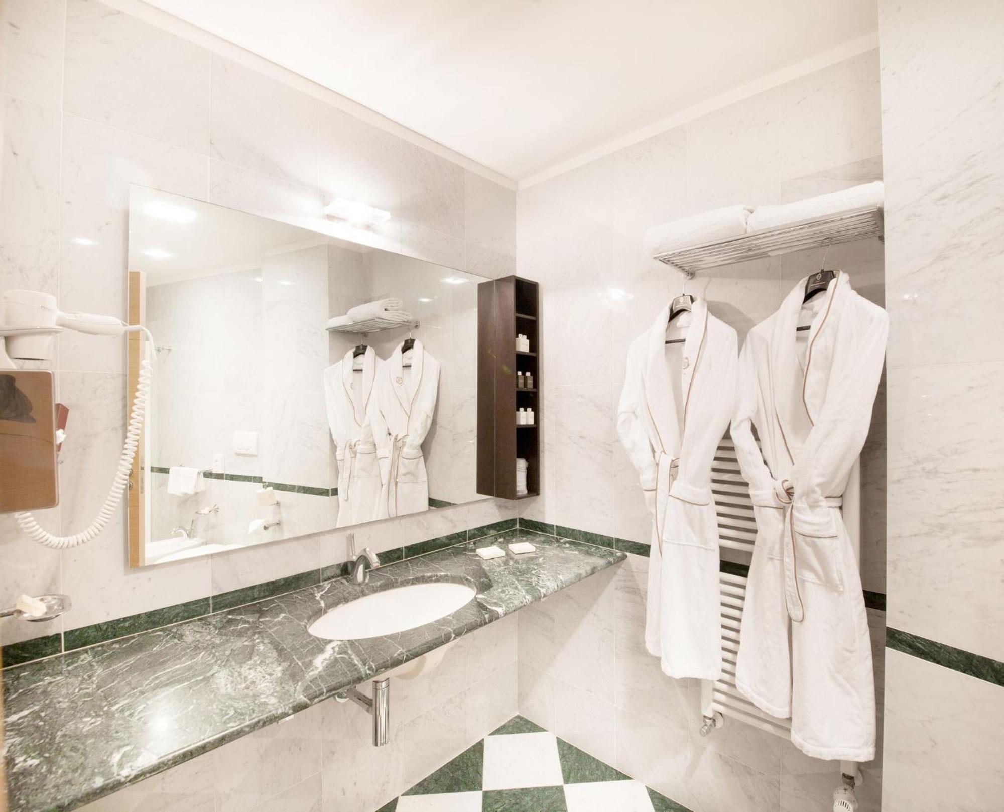 Junior Suite,1259402950:JPEG