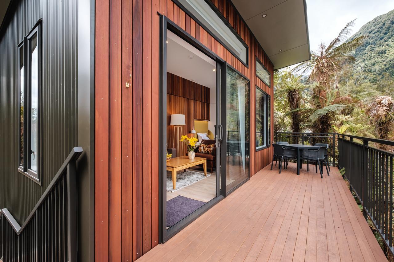 Deluxe Tree Lodge