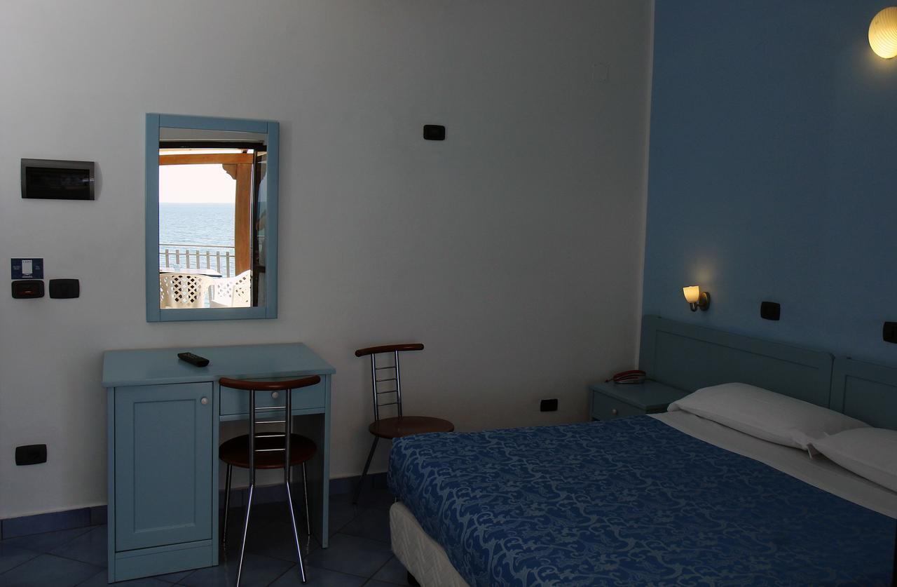 Double or Twin Room with Terrace