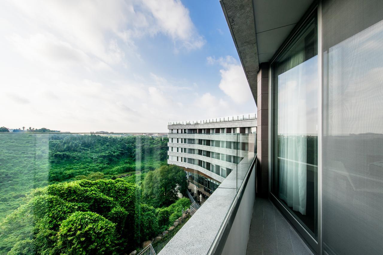 Deluxe Twin Room with Cliff View