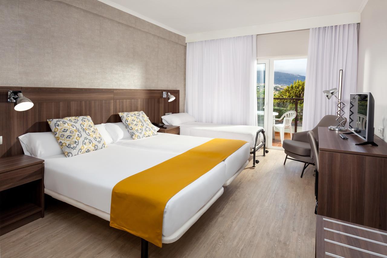 Triple Room with Mountain View
