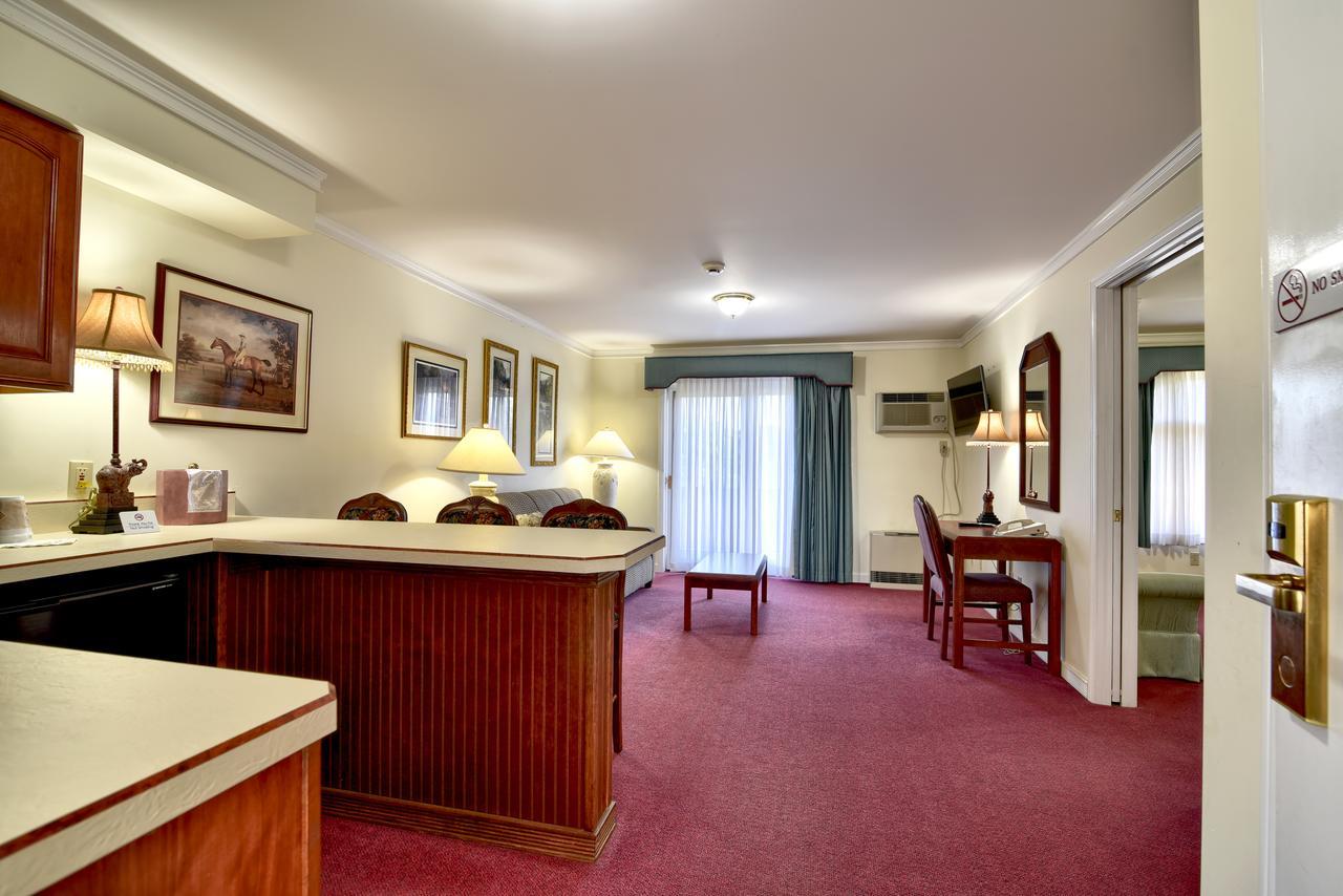 Executive  King Suite - Office Main Building
