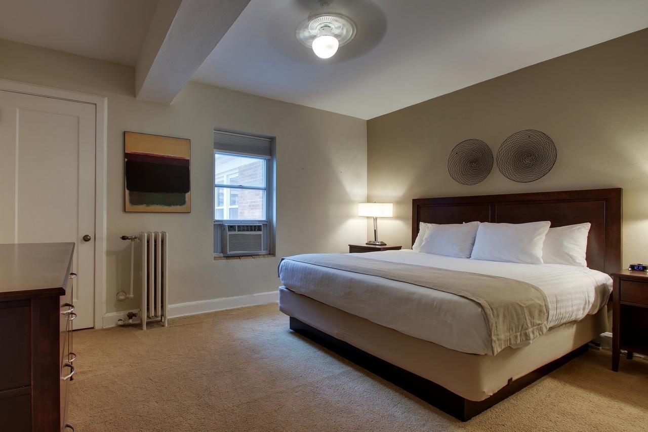 One-Bedroom Suite with Lake View