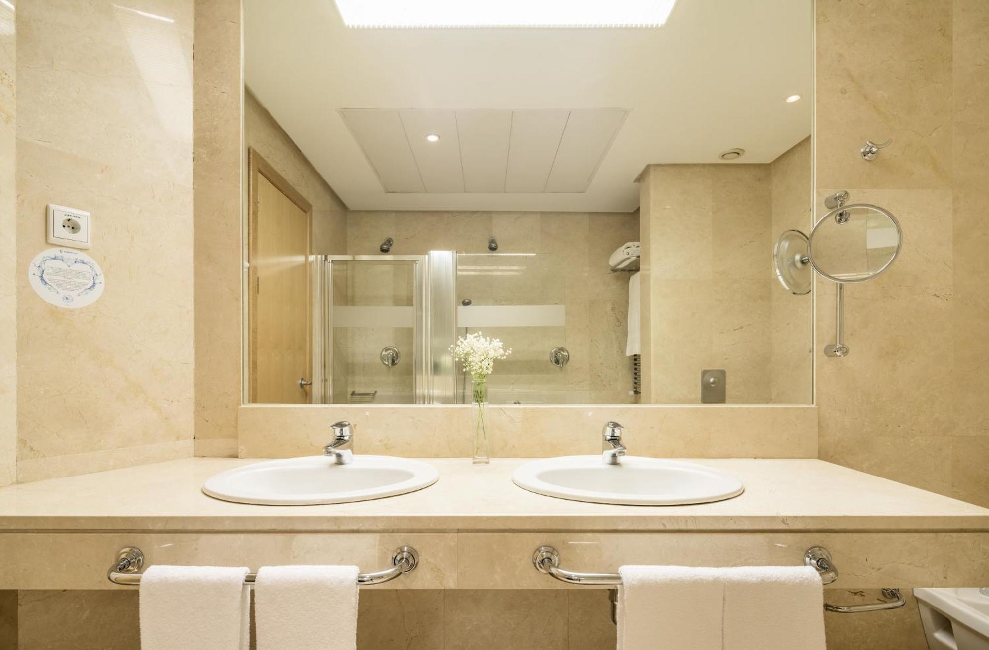 Superior Double or Twin Room,1618264740:JPEG