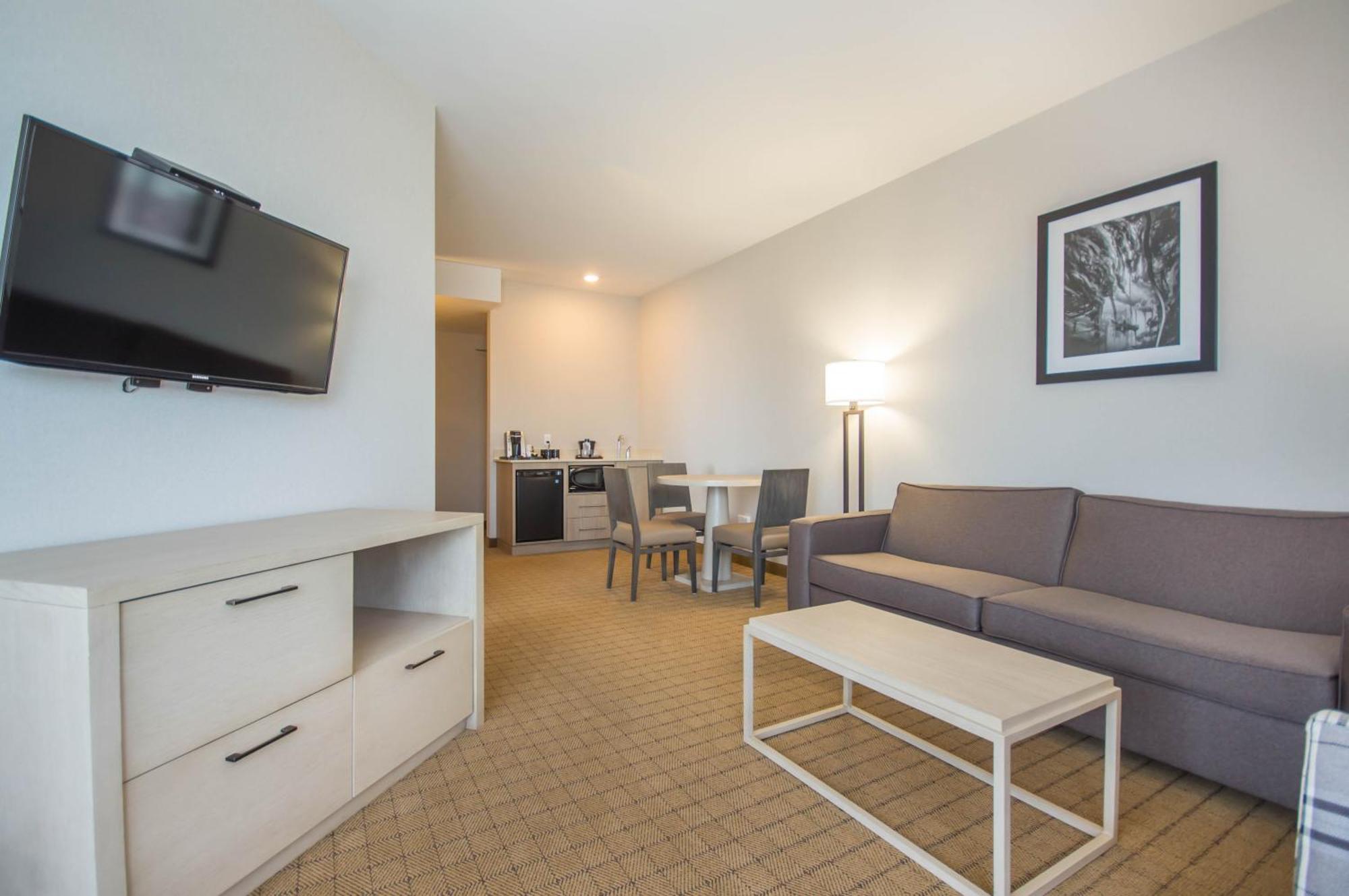 King Suite with Ocean View