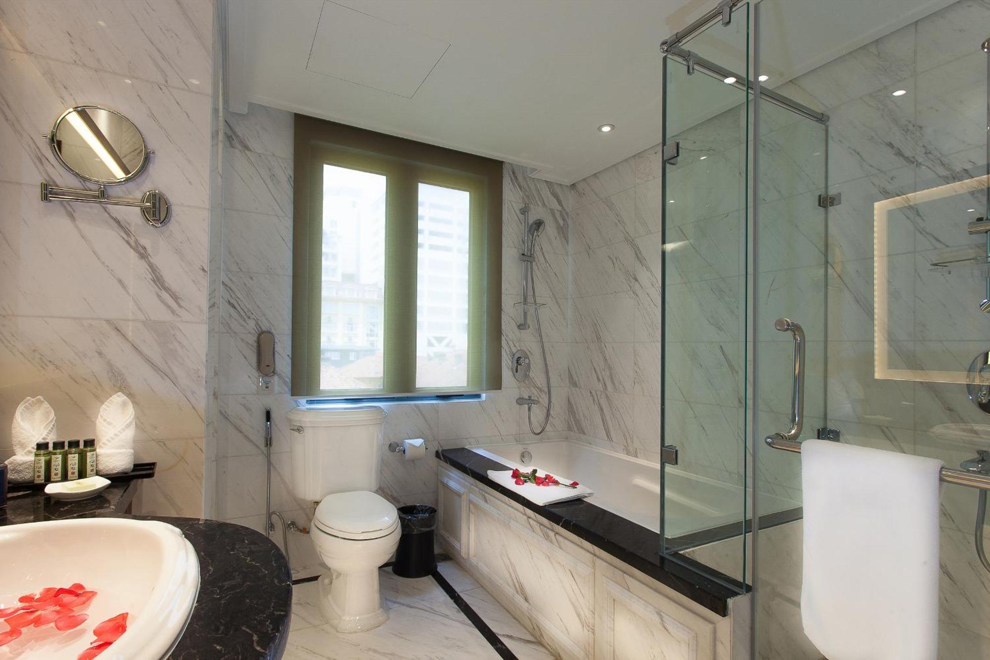 Deluxe Double or Twin Room with City View