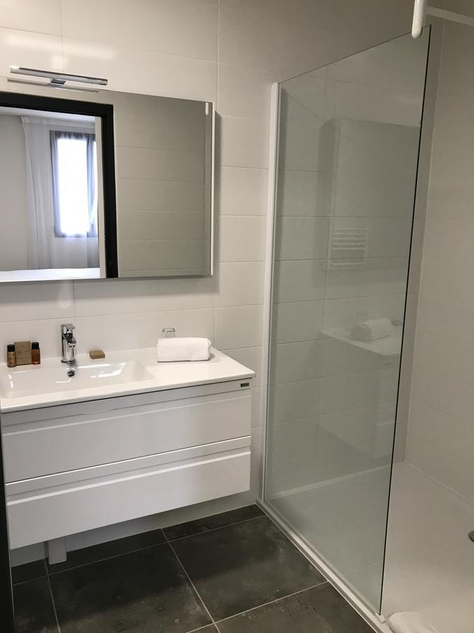 Quarto Família (3 Adultos)