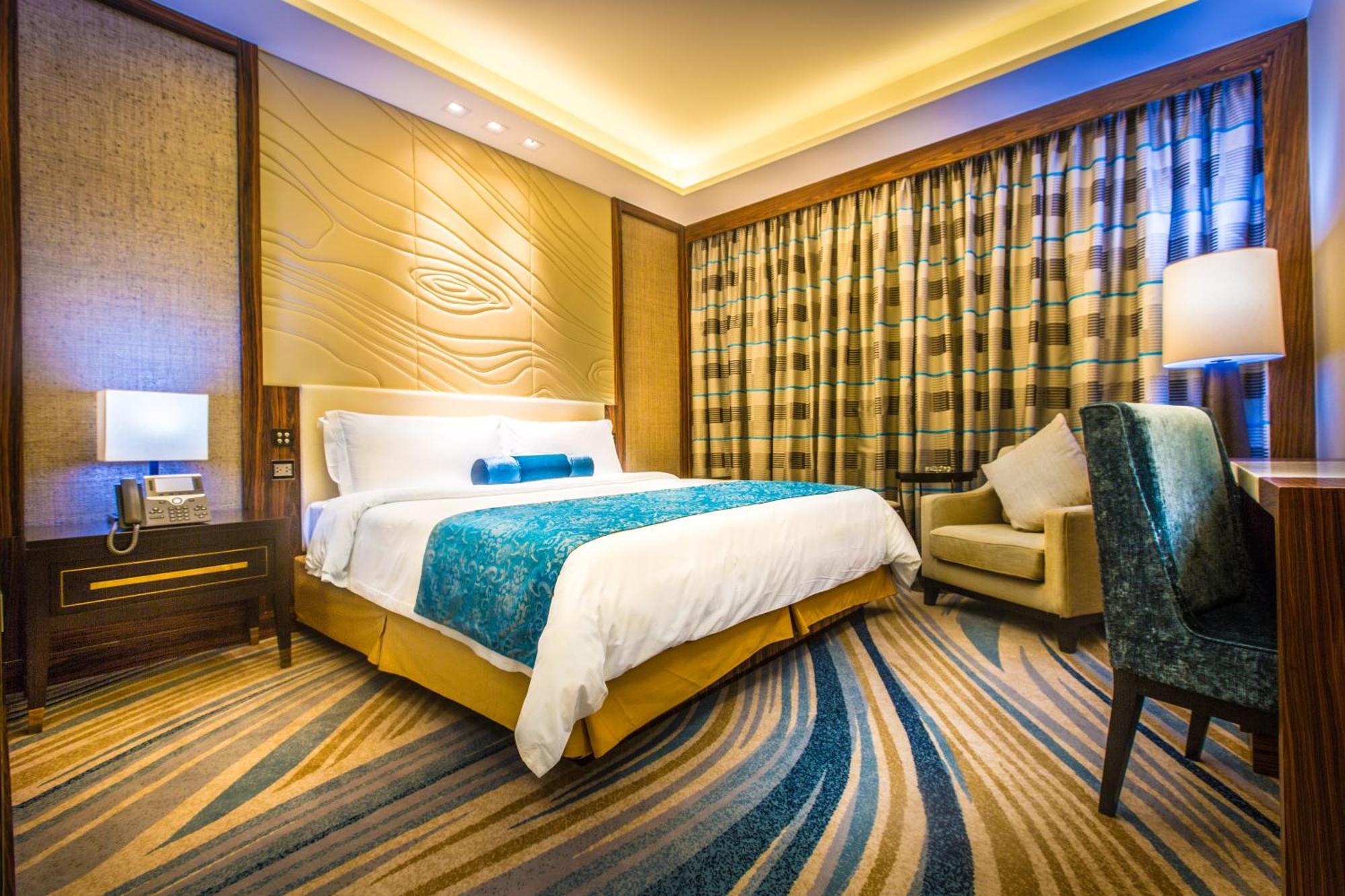 Deluxe King Room